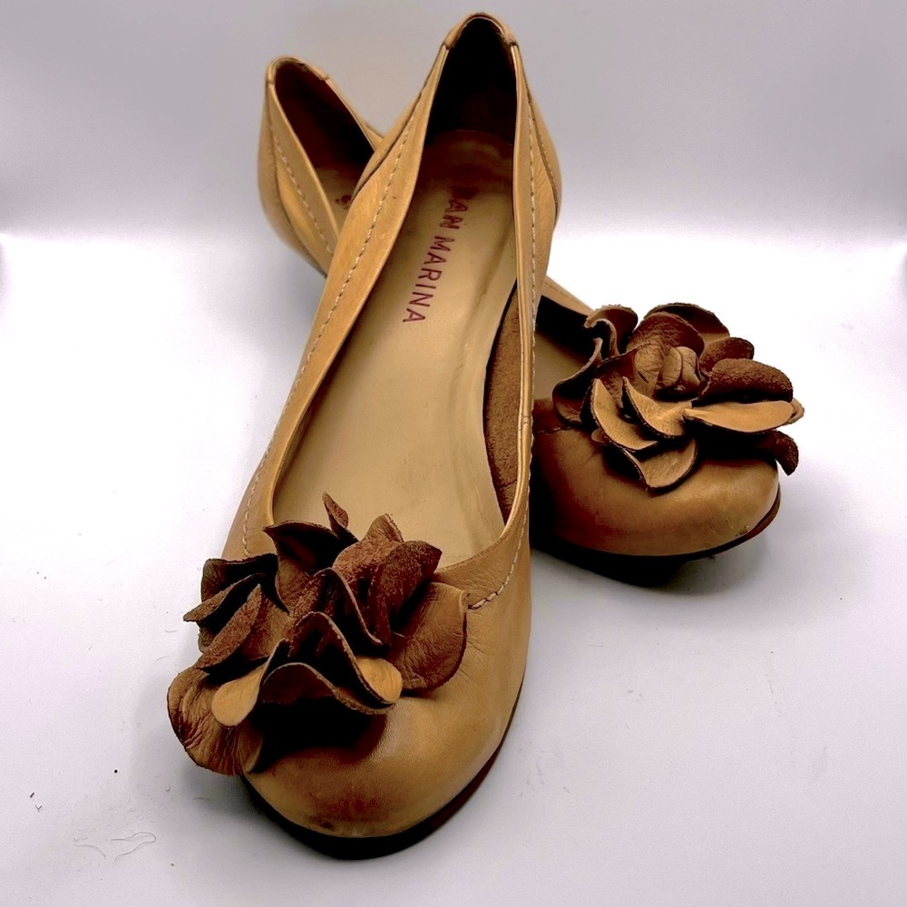 SAN MARINA LEATHER KITTEN HEELS
